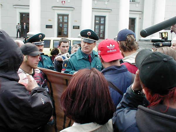 anti nato vilnius 2001 05 27 - 3