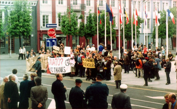 anti nato vilnius 2001 05 27 - 1