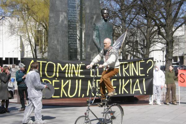 Protestai pries AE Lietuva 3